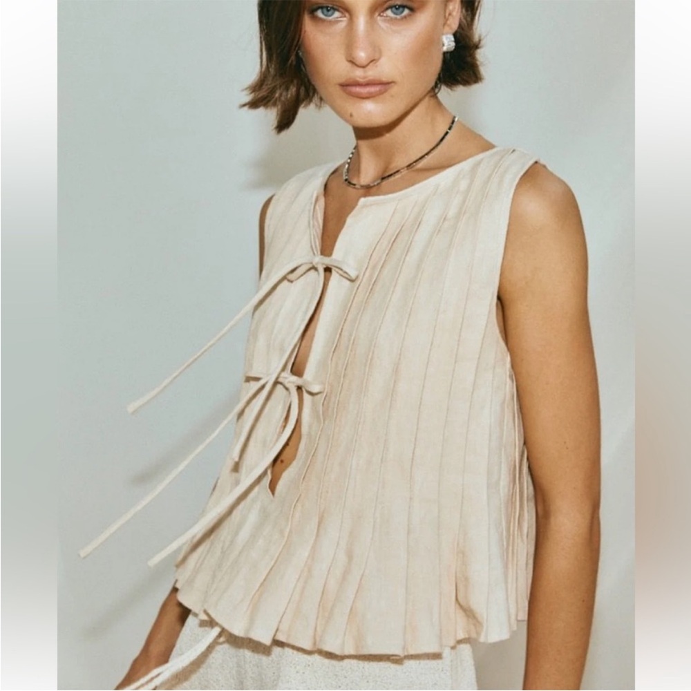 Cream Pleated Tie Front Sleeveless Blouse